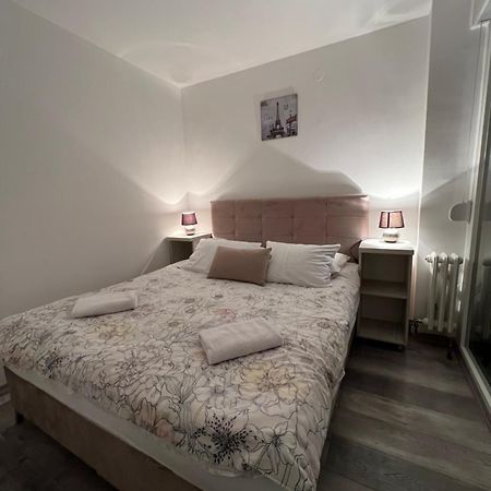 Apartman Omar Stan Na Dan Besplatan Parking ซาราเยโว ภายนอก รูปภาพ