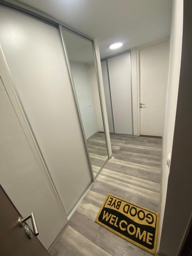 Apartman Omar Stan Na Dan Besplatan Parking ซาราเยโว ภายนอก รูปภาพ