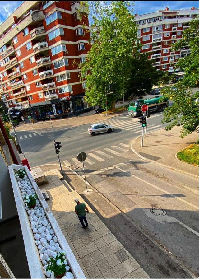 Apartman Omar Stan Na Dan Besplatan Parking ซาราเยโว ภายนอก รูปภาพ