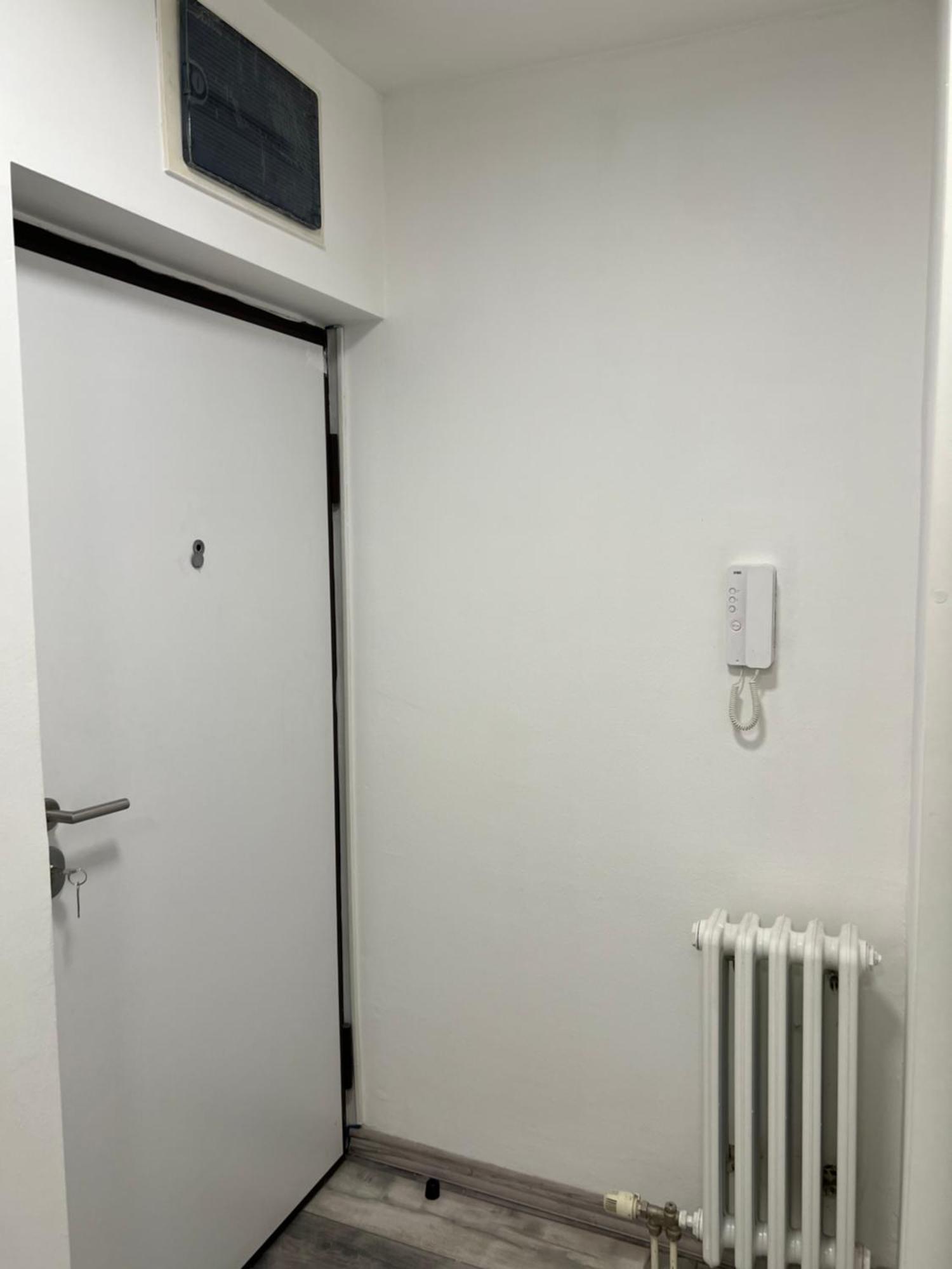 Apartman Omar Stan Na Dan Besplatan Parking ซาราเยโว ภายนอก รูปภาพ