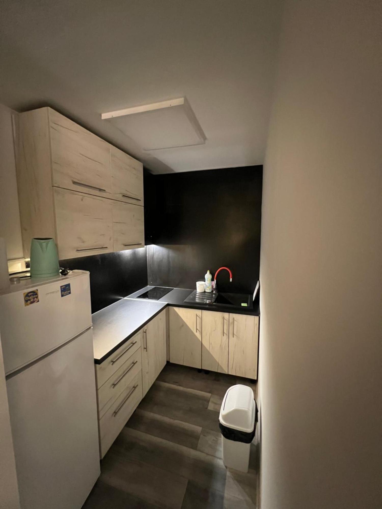 Apartman Omar Stan Na Dan Besplatan Parking ซาราเยโว ภายนอก รูปภาพ