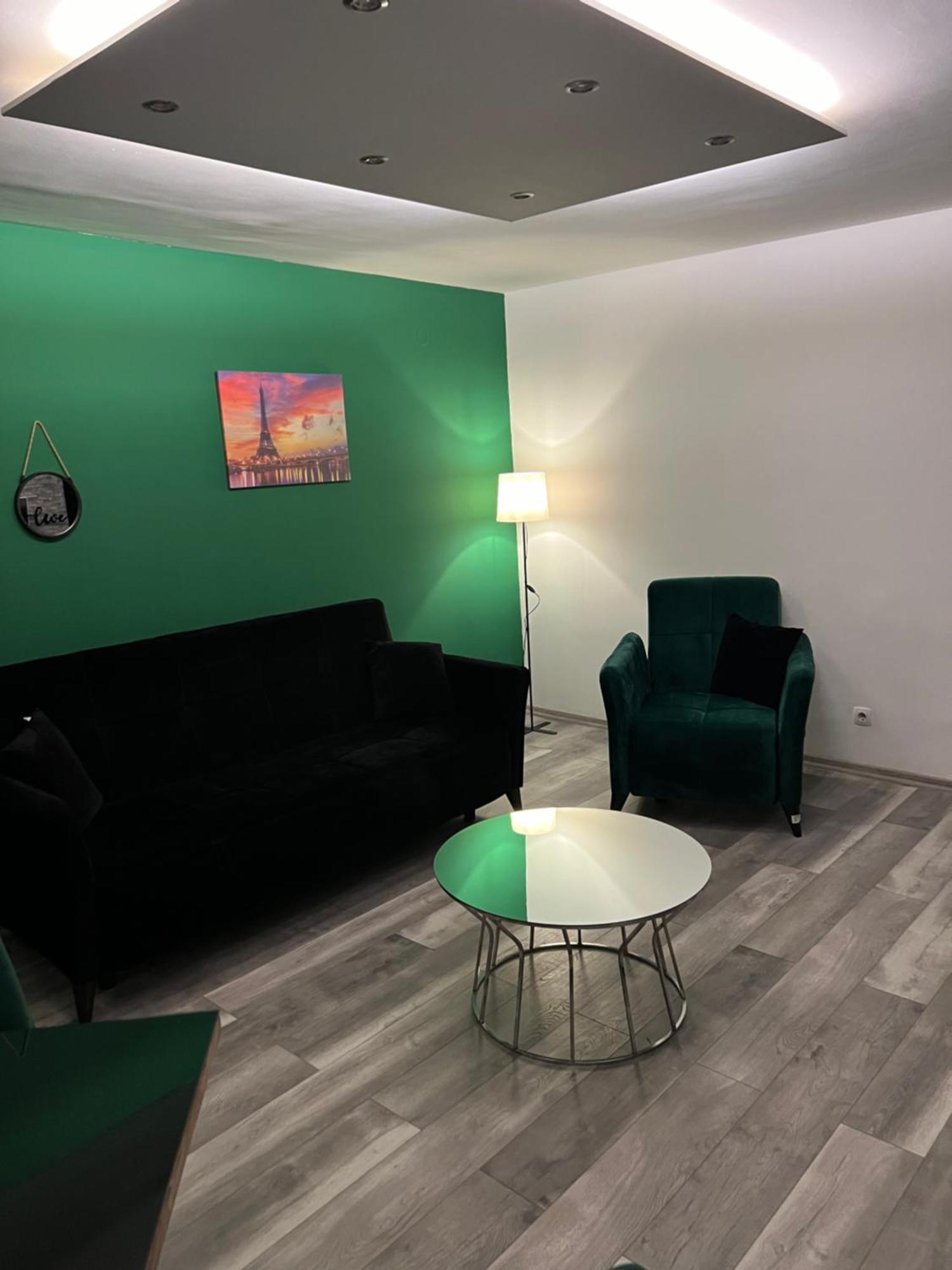 Apartman Omar Stan Na Dan Besplatan Parking ซาราเยโว ภายนอก รูปภาพ