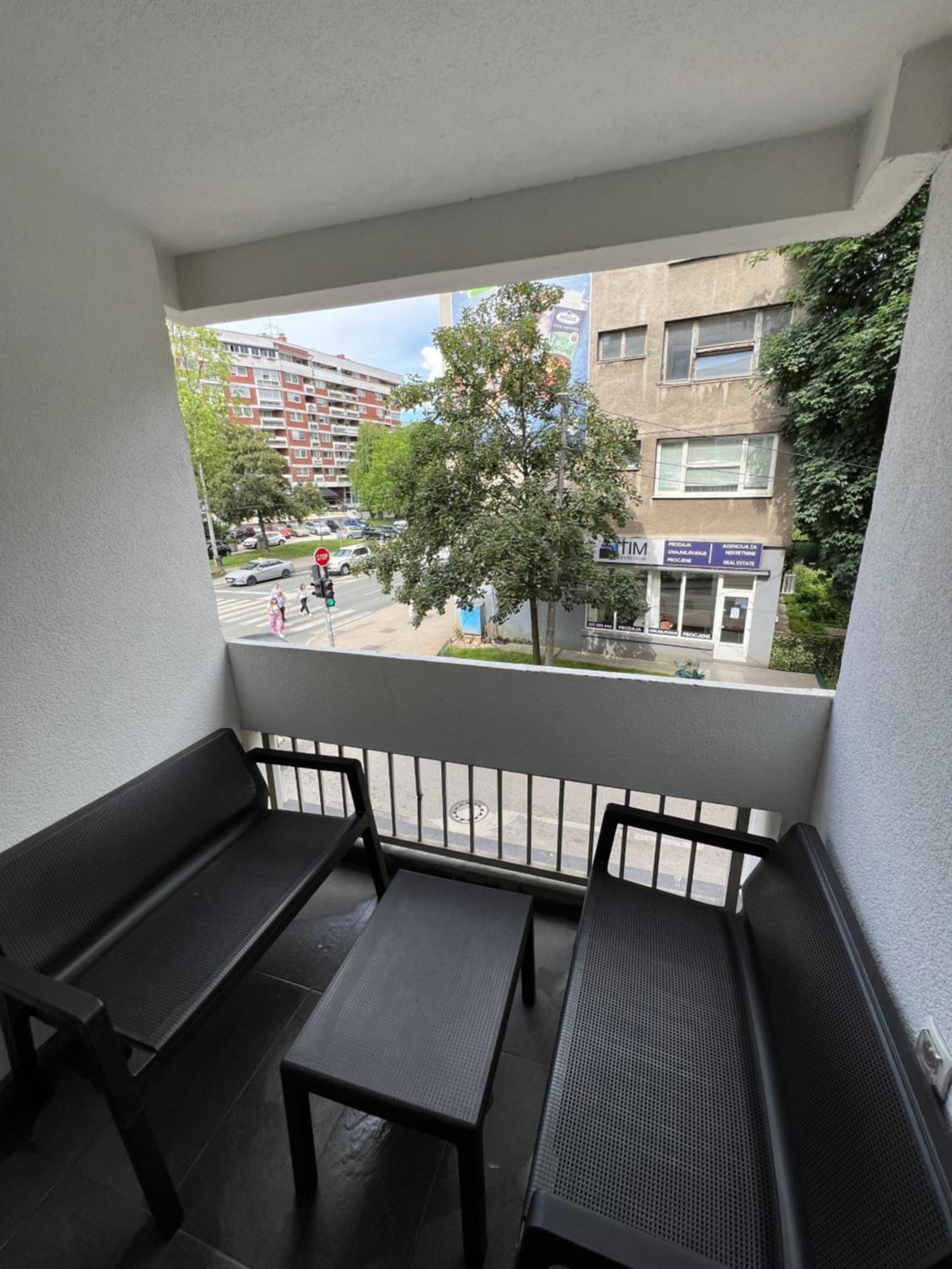 Apartman Omar Stan Na Dan Besplatan Parking ซาราเยโว ภายนอก รูปภาพ